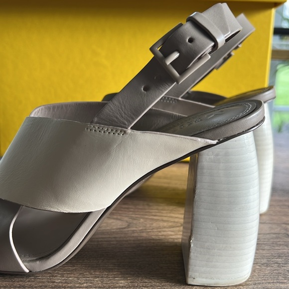 Mercedes Castillo healed dress sandals in sandstone/ivory smooth calf size 8 - Picture 7 of 11